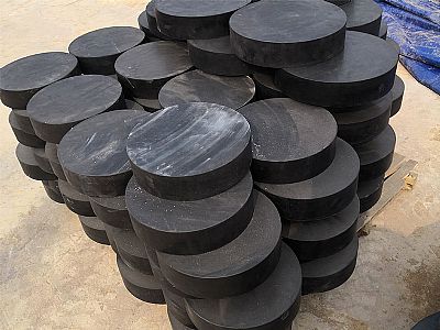 长春板式橡胶支座由若干层橡胶片与薄钢板经加压硫化
